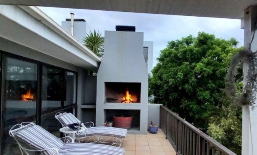 To Let 4 Bedroom Property for Rent in Onrus Western Cape